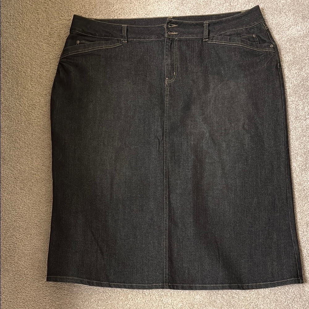 Avenue Jeans Classic Black Denim Skirt size 22